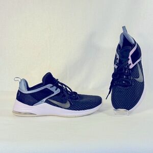 Nike Air women’s sneaker size 9